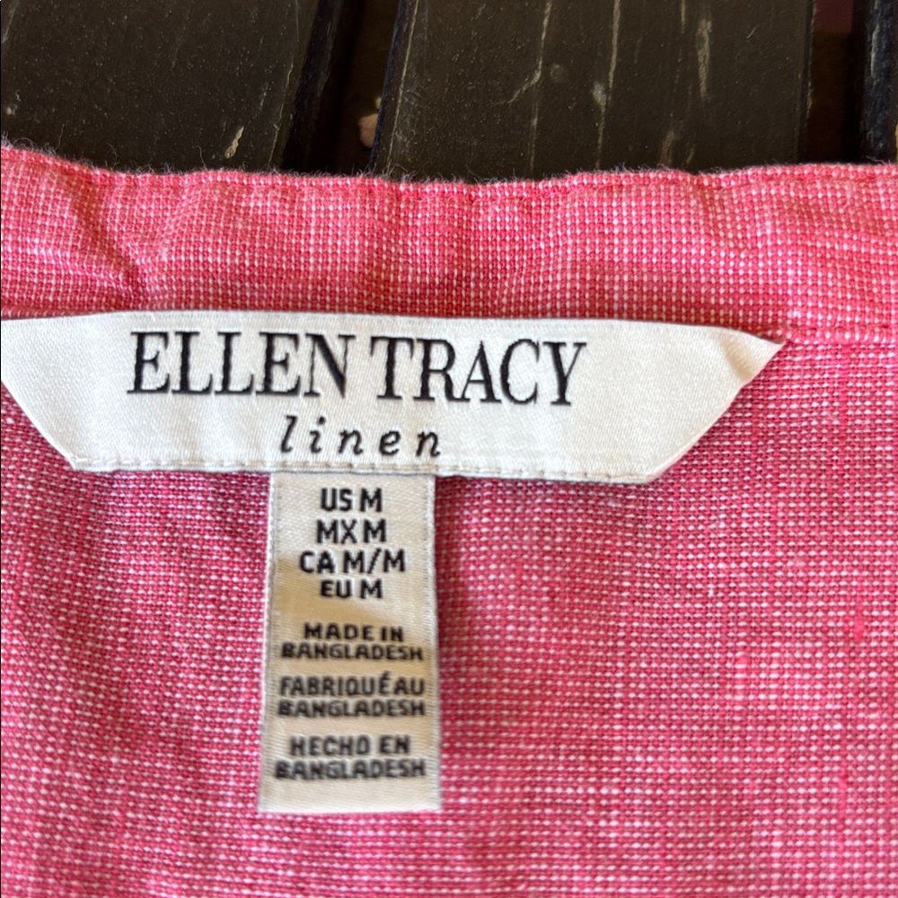 Ellen Tracy Linen Top good condition .
Come from smoke free / pet free home . - Picture 2 of 4
